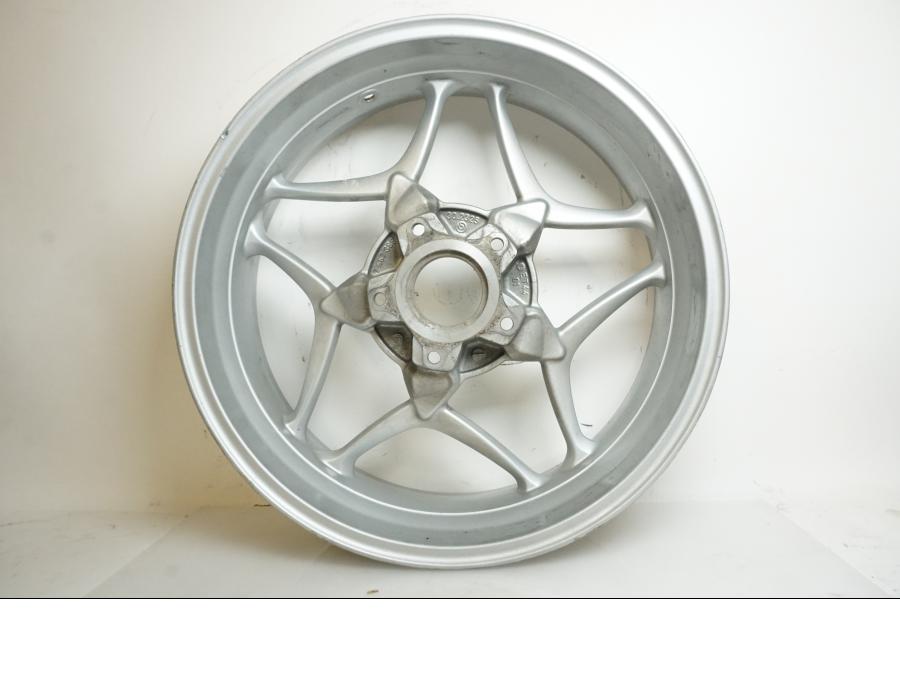 Framsidan på Fälg från en BMW R 1200 R -2009 motorcykel.