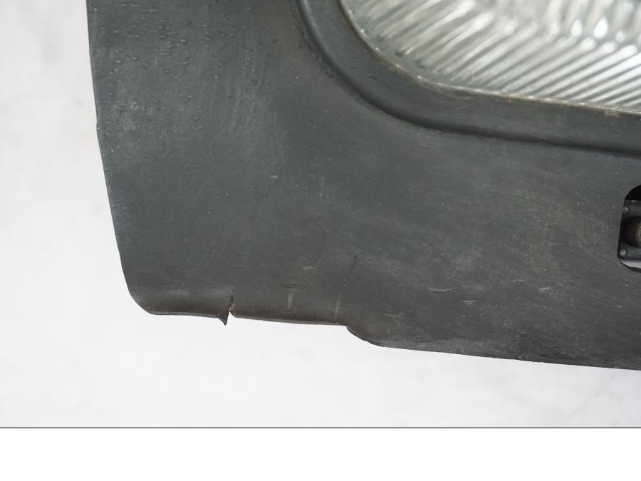 Baksidan på Strålkastarinsats från en Suzuki GSX 550 EF -1985 motorcykel.