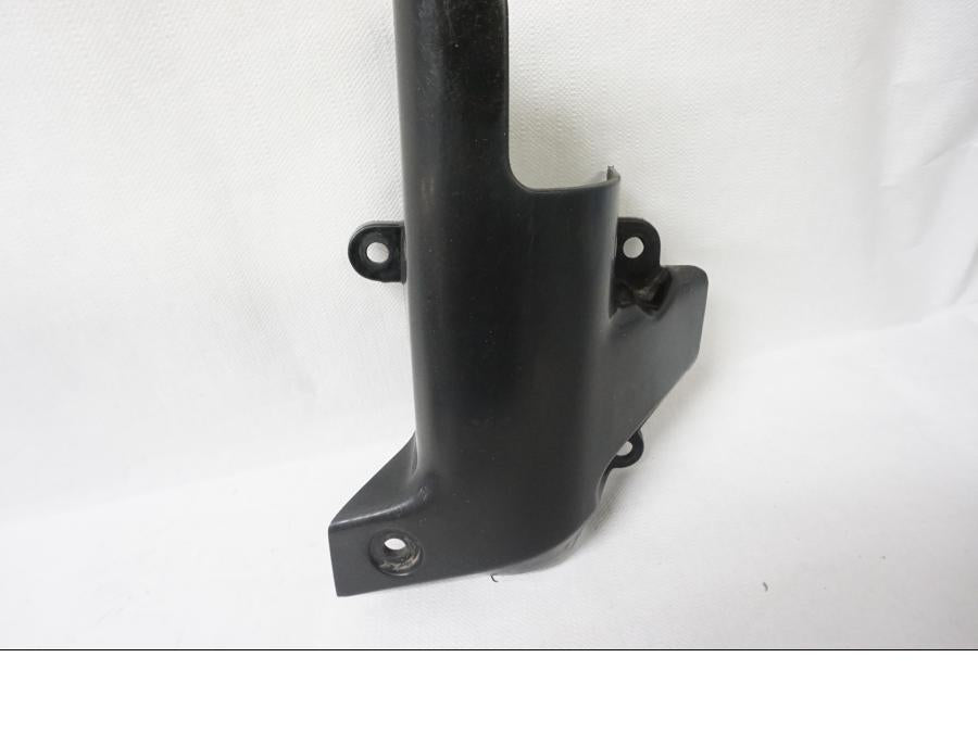 Baksidan på Gaffelbensskydd från en Honda CBR 900 RR -1997 motorcykel.