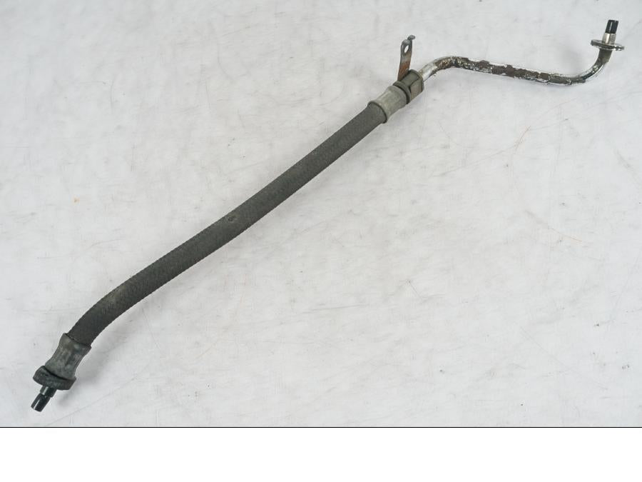 Framsidan på Oljekylrör från en Honda CBR 1100 XX -1999 motorcykel.