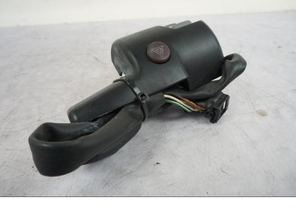 Höger sida på Styrelreglage från en BMW R 850 R -2004 motorcykel.