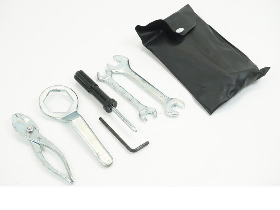 Framsidan på Verktyg från en Suzuki GSX-R 1000 -2009 motorcykel.