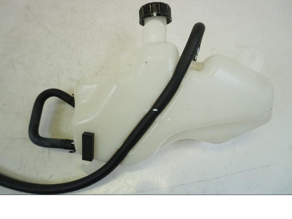 Baksidan på Vattenexpansionskärl från en Kawasaki NINJA 400 -2020 motorcykel.