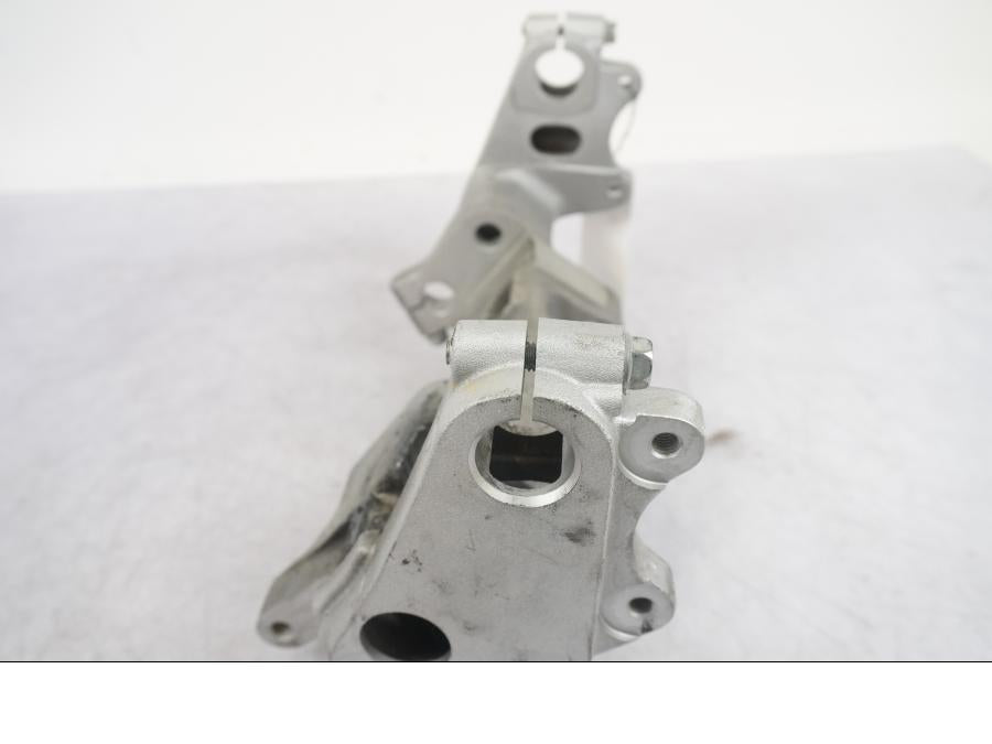 Extrabild1 på Ramdel från en Honda VFR 800 -2005 motorcykel.