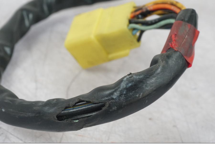 Snett uppifrån på Styrelreglage från en Suzuki GSX 1300 RX -1999 motorcykel.