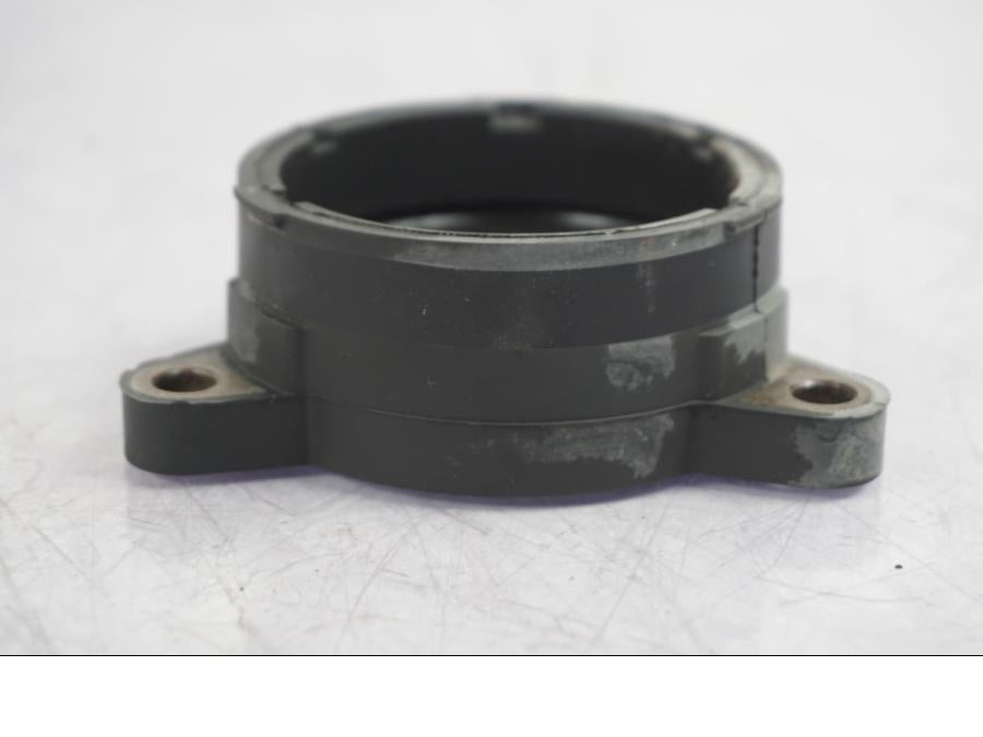 Vänster sida på Insugsgummi från en BMW R NineT -2017 motorcykel.