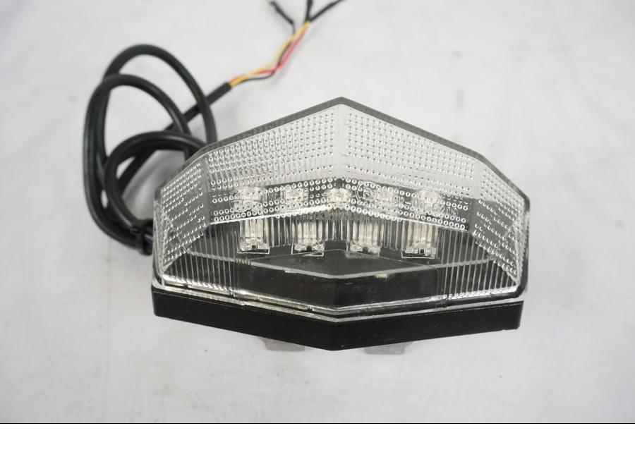 Framsidan på Baklampa från en KTM 790 Duke -2019 motorcykel.