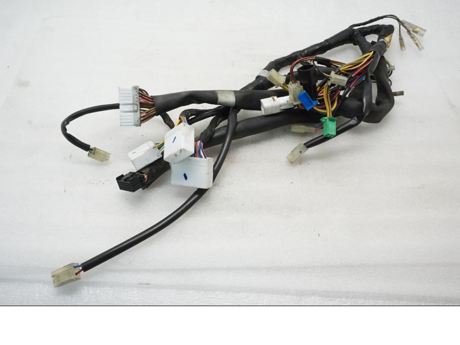 Framsidan på Kablage från en Yamaha XVZ 13TD -1999 motorcykel.