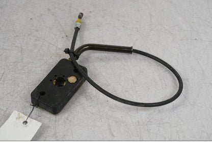 Höger sida på Sadellåsmekanism från en Suzuki VZ 800 -2000 motorcykel.