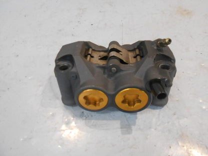 Framsidan på Bromsok från en Yamaha YZF 1000 R1 -2005 motorcykel.