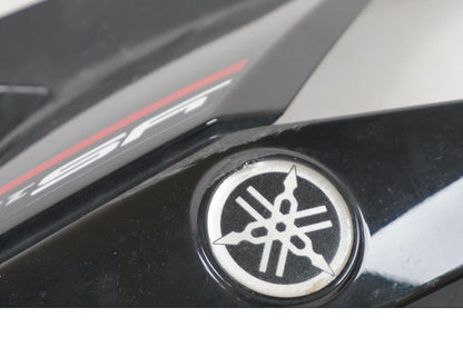 Snett nerifrån på Kylarvinge från en Yamaha YS125 -2018 motorcykel.