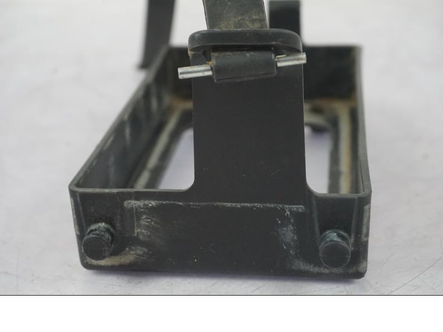 Extrabild2 på Batterihållare från en Kawasaki ZZ-R 1400 -2009 motorcykel.