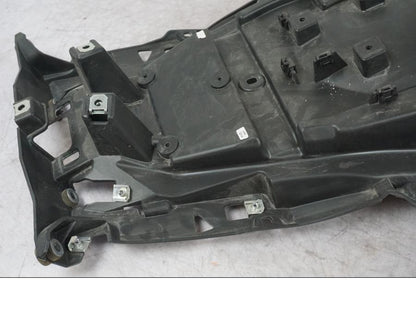 Baksidan på Undertail från en BMW K 1600 GTL -2015 motorcykel.