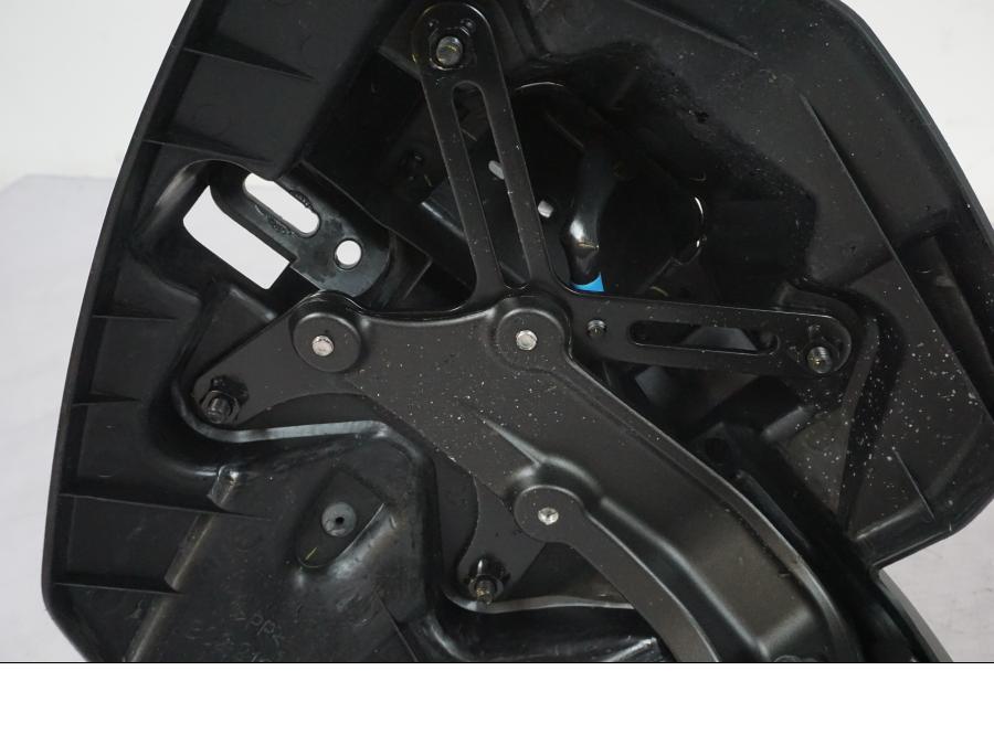 Extrabild4 på Skylthållare från en Yamaha MT-09 -2019 motorcykel.