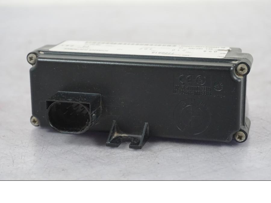 Snett uppifrån på Däcktrycksgivare styrenhet från en BMW R 1200 GSA -2012 motorcykel.