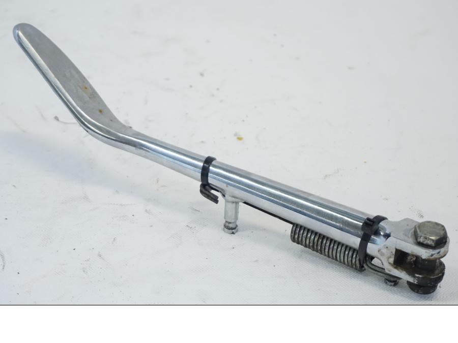 Baksidan på Sidostöd från en Kawasaki VN 1500 Mean Streak -2002 motorcykel.