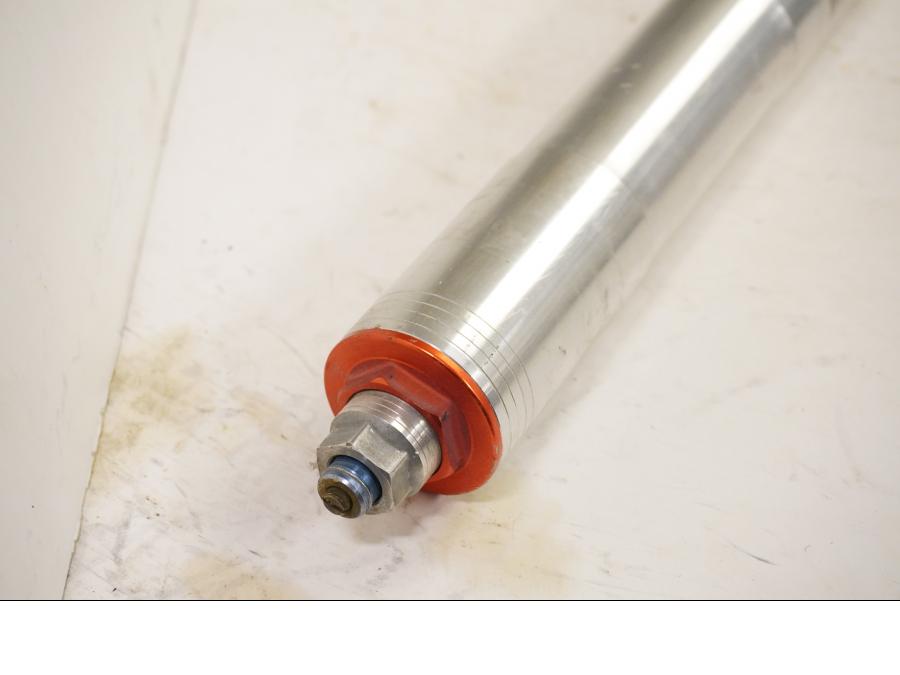 Snett uppifrån på Gaffelben från en Ducati 748 -1999 motorcykel.