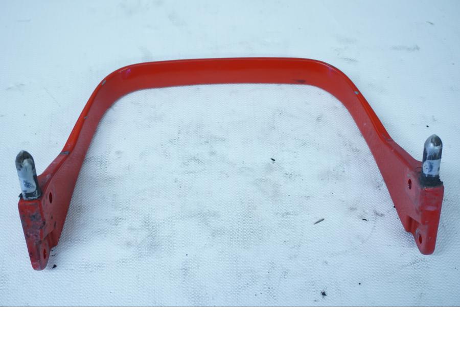 Baksidan på Passagerarhandtag från en Ducati 750 SS -1995 motorcykel.