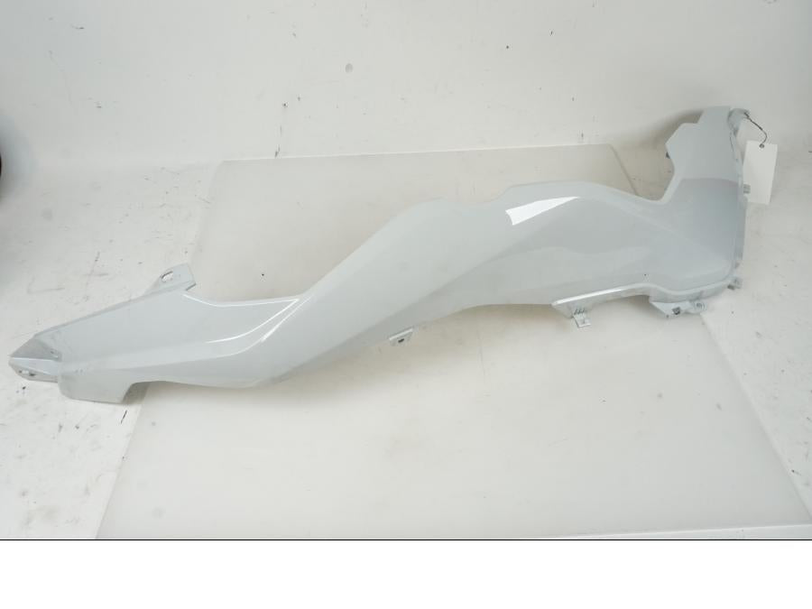 Framsidan på Sidkåpa från en BMW F 750 GS -2019 motorcykel.