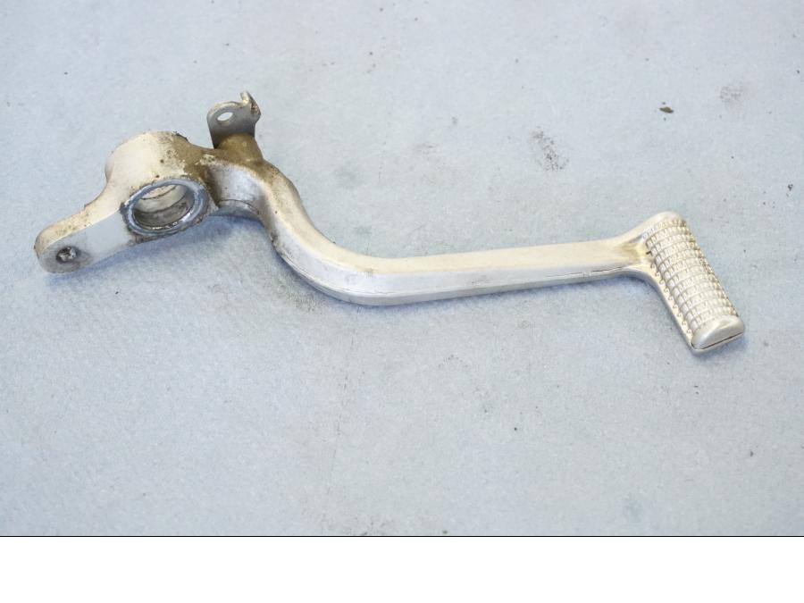 Framsidan på Bromspedal från en Suzuki GSX 1300 BK -2008 motorcykel.