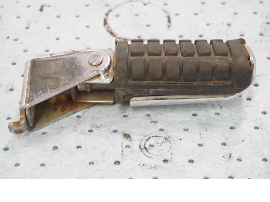 Framsidan på Fotpinne från en Honda GL 1200 -1987 motorcykel.