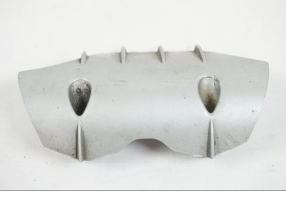 Baksidan på Motorkåpa från en BMW F 650 CS -2002 motorcykel.