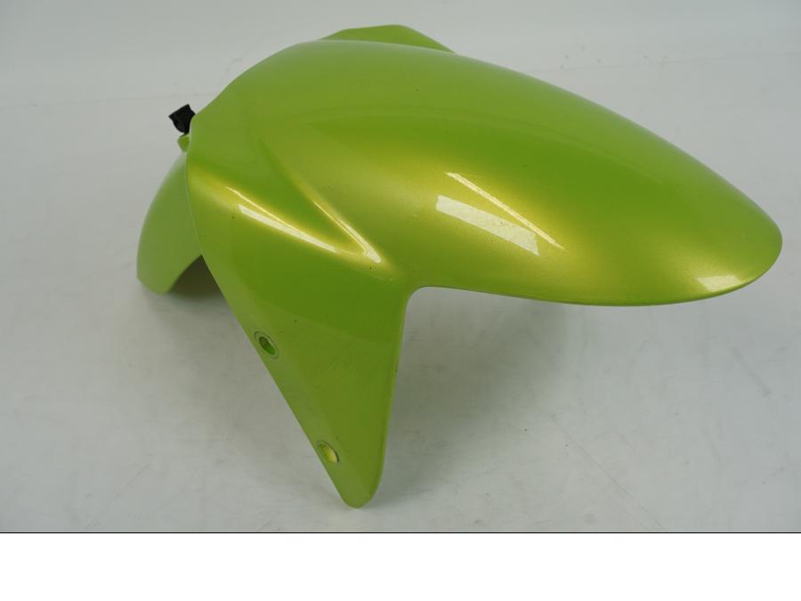 Framsidan på Framskärm från en Triumph Speed Triple -2008 motorcykel.