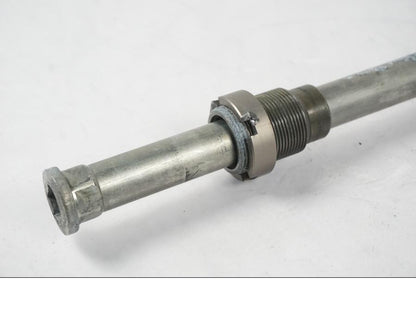 Snett uppifrån på Axel från en Kawasaki ZX-6R -2005 motorcykel.