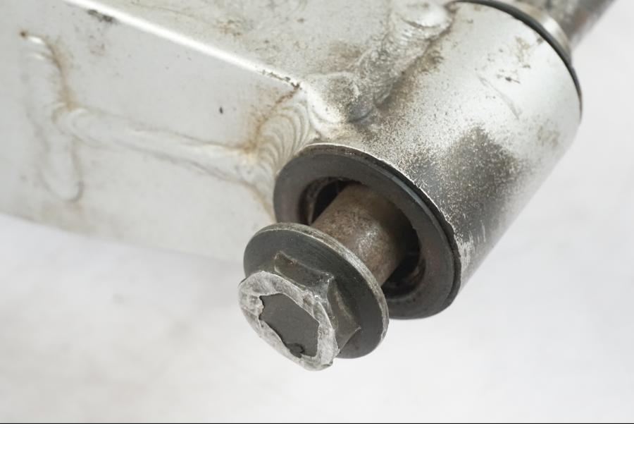 Vänster sida på Sving från en Kawasaki KL 650A -1987 motorcykel.