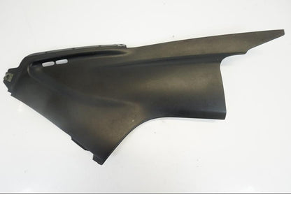 Framsidan på Toppkåpsinsida från en Yamaha YZF R6 -2006 motorcykel.