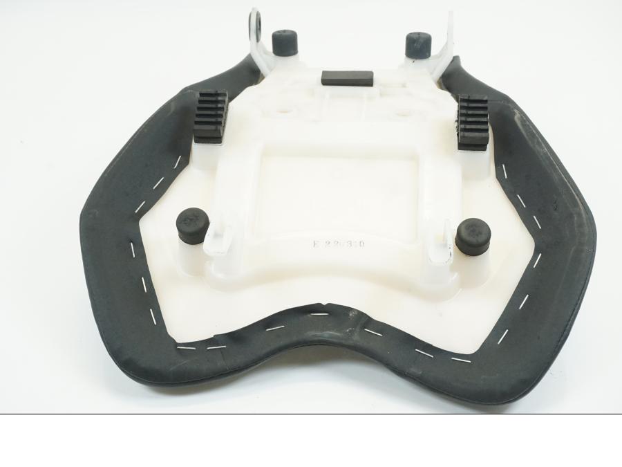 Snett nerifrån på Sadel från en Suzuki GSX-R 1000 -2009 motorcykel.