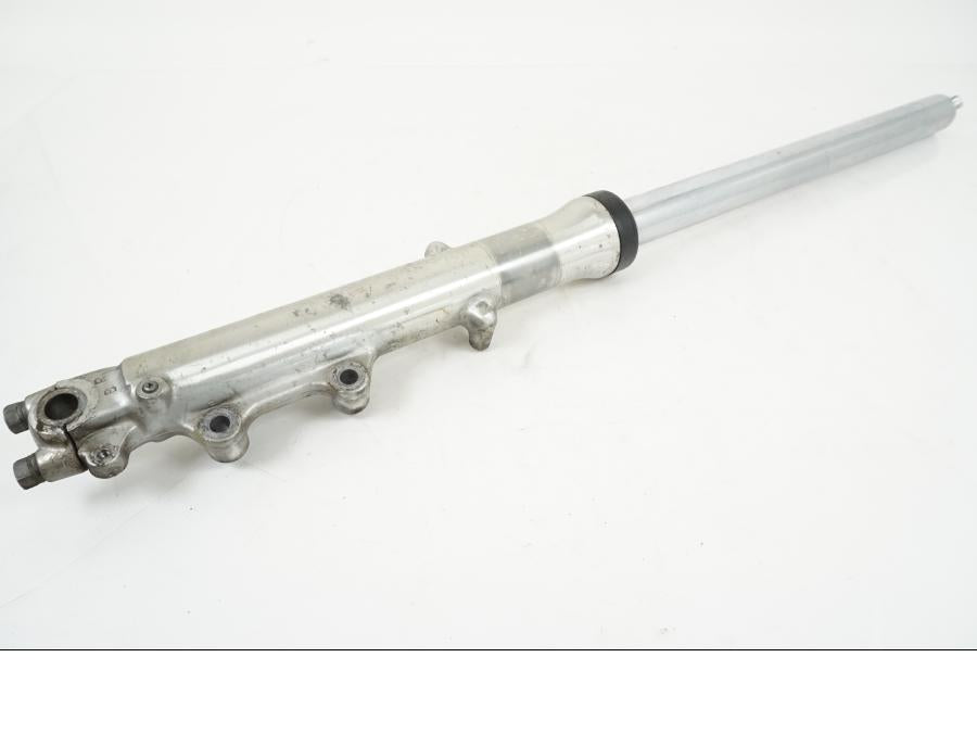 Framsidan på Gaffelben från en Suzuki GS 1000 -1978 motorcykel.