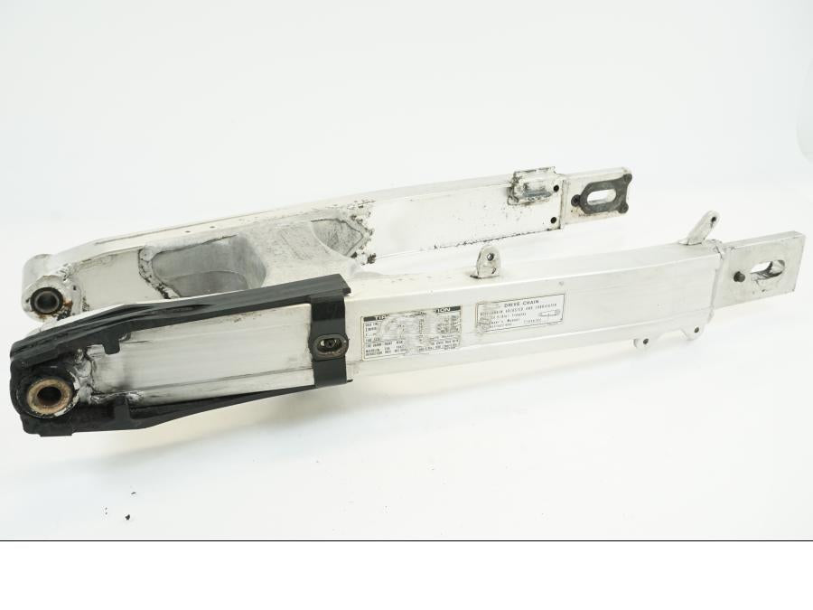 Framsidan på Sving från en Honda XRV 750 -2001 motorcykel.