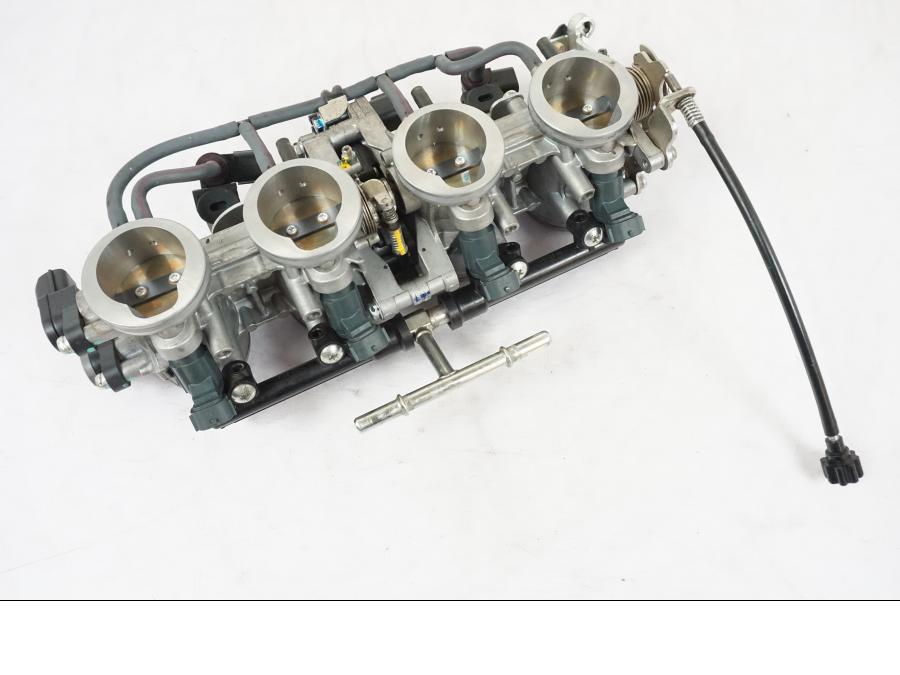 Snett nerifrån på Spjällhus från en Kawasaki ZX-6R -2011 motorcykel.