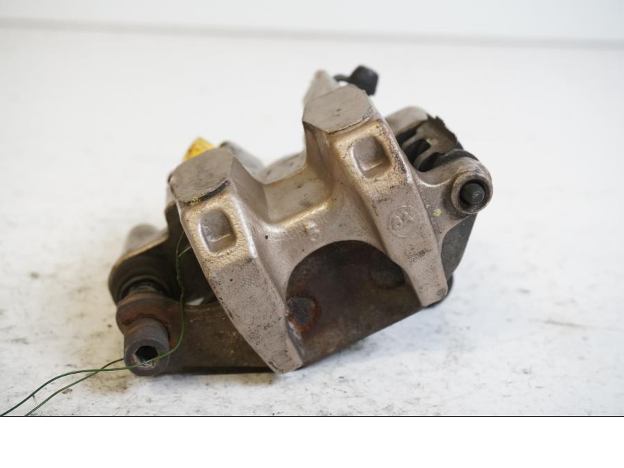 Baksidan på Bromsok från en Honda CBR 125 R -2008 motorcykel.