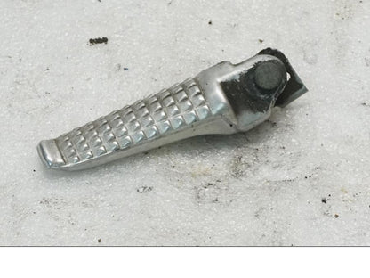 Framsidan på Fotpinne från en Suzuki SV 650 -2006 motorcykel.