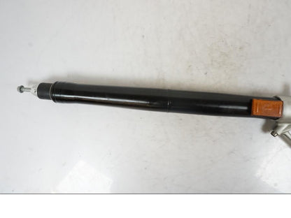 Snett uppifrån på Gaffelben från en BMW R 1250 GS -2019 motorcykel.