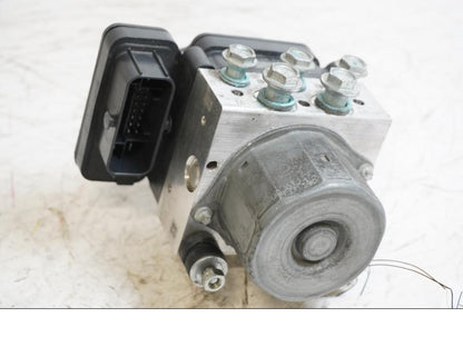 Framsidan på ABS Modulator från en H-D Street Glide FLHX -2016 motorcykel.