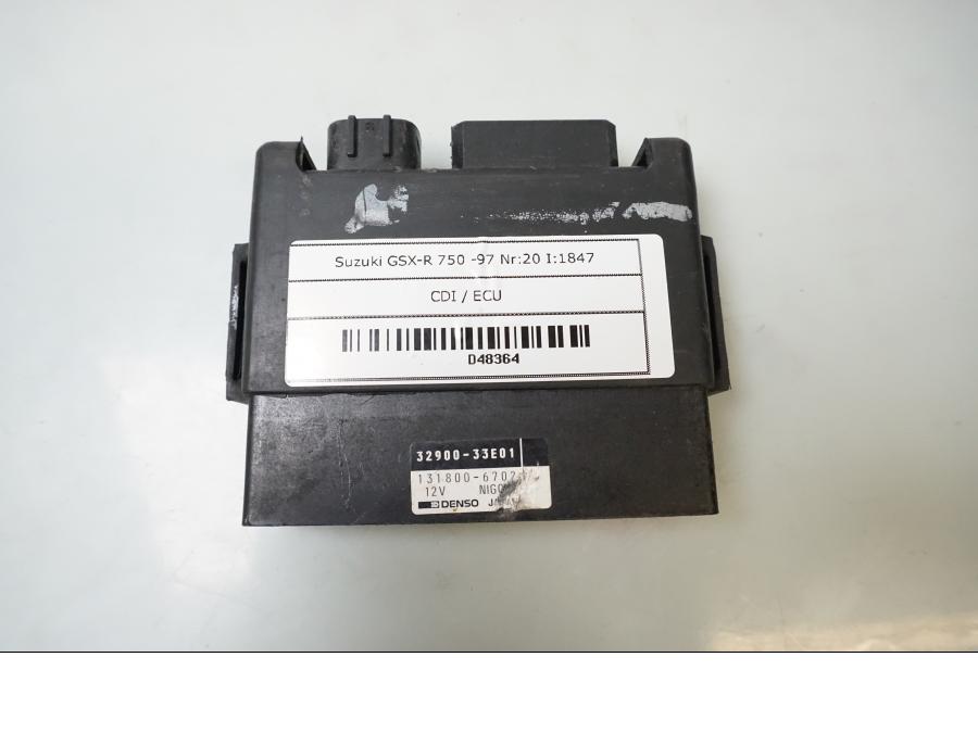 Framsidan på CDI / ECU från en Suzuki GSX-R 750 -1997 motorcykel.