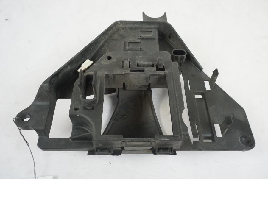 Framsidan på Säkringshållare från en H-D Street Glide FLHX -2012 motorcykel.