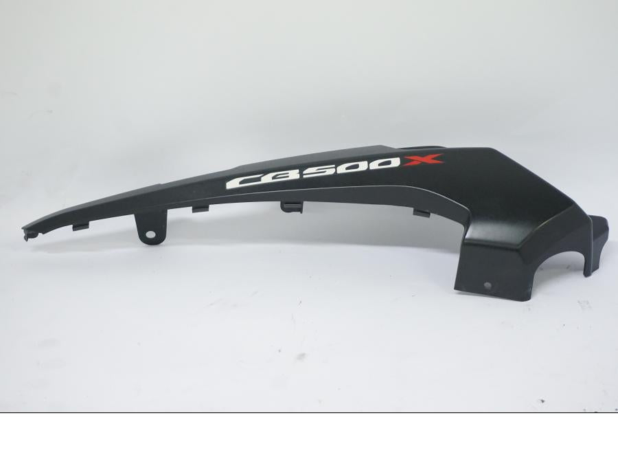 Baksidan på Bakvinge från en Honda CB 500 X -2015 motorcykel.