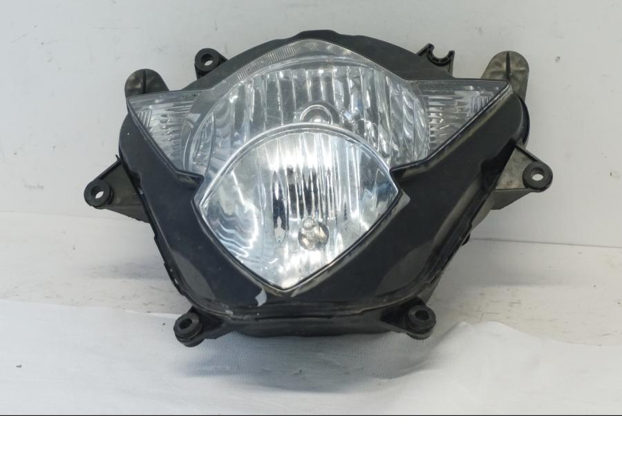 Snett nerifrån på Strålkastare från en Suzuki GSX-R 1000 -2006 motorcykel.