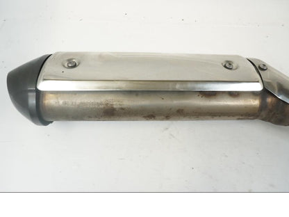 Baksidan på Ljuddämpare från en Honda XL 1000 V -2008 motorcykel.