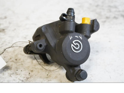 Framsidan på Bromsok från en BMW F 650 CS -2003 motorcykel.