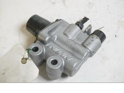 Framsidan på Bromsfördelare från en Honda VFR 800 -2008 motorcykel.