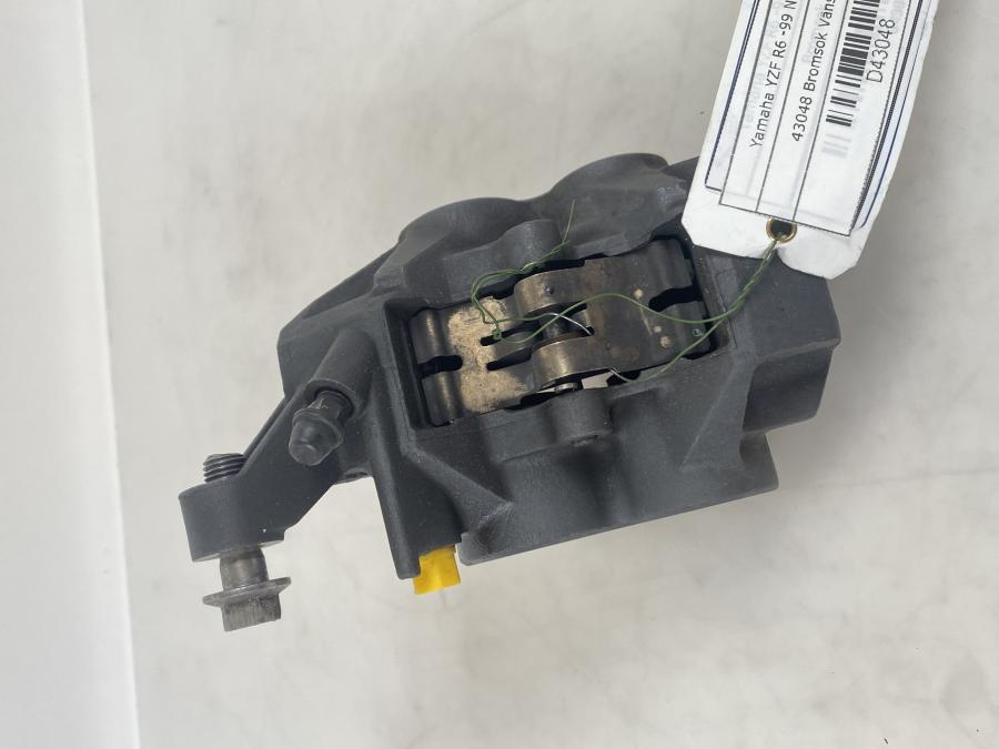 Baksidan på Bromsok från en Yamaha YZF R6 -1999 motorcykel.