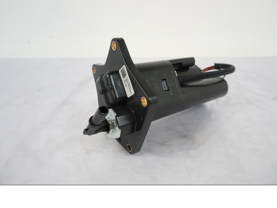 Framsidan på Bensinpump insprut från en KTM 790 Duke -2019 motorcykel.