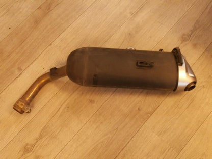 Framsidan på Ljuddämpare från en Yamaha XT 1200 Z -2011 motorcykel.