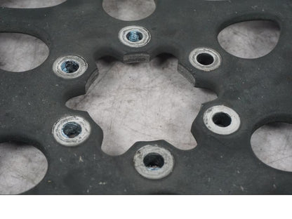 Snett uppifrån på Remdrev från en Buell 1125 R -2008 motorcykel.