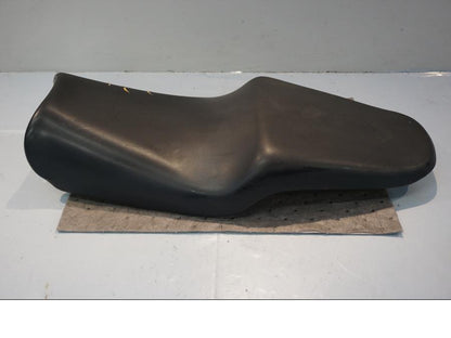 Baksidan på Sadel från en Honda NSR 125 -1998 motorcykel.